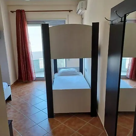 Ari Apartament *